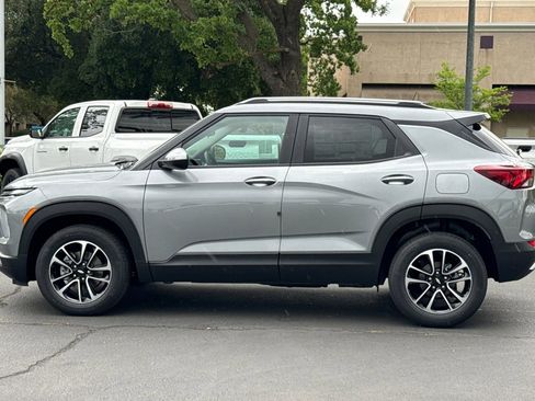 New 2026 Chevrolet TrailBlazer LT w/ Driver Confidence Package AWD/4WD image 6