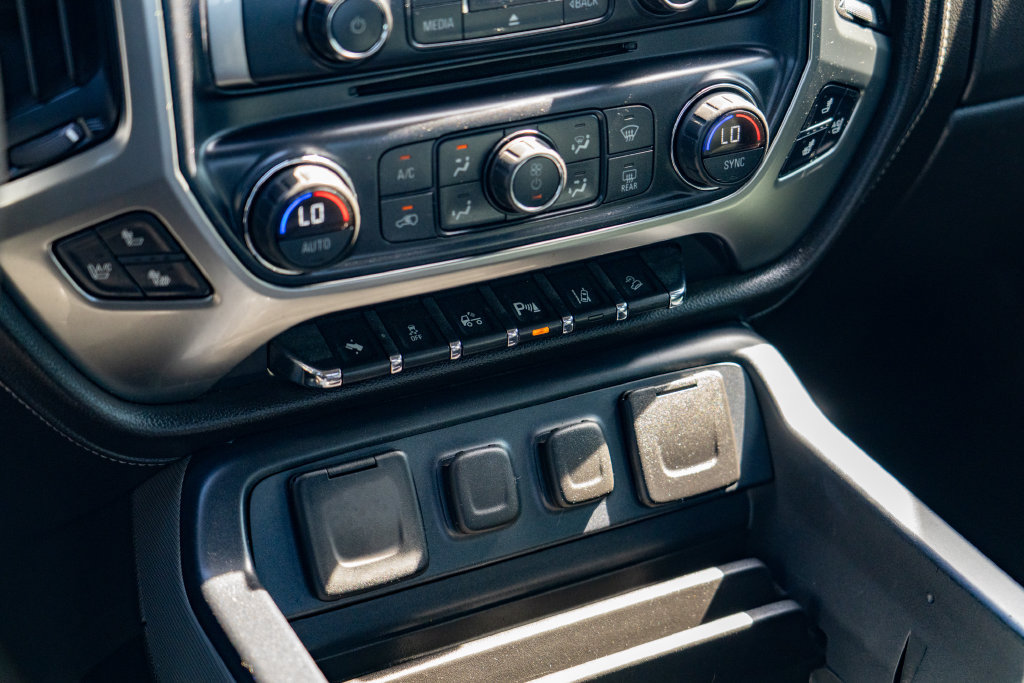 Used 2014 Chevrolet Silverado 1500 LTZ Z71 w/ LTZ Plus Package AWD/4WD image 19