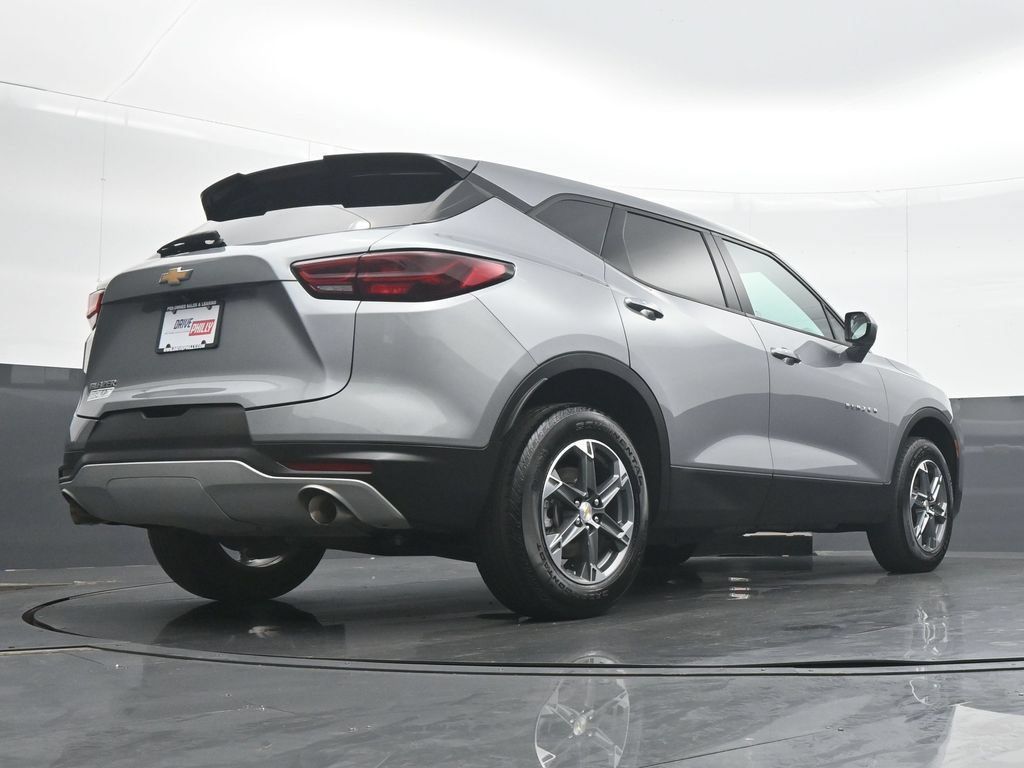Used 2025 Chevrolet Blazer LT FWD image 31