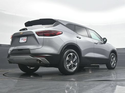 Used 2025 Chevrolet Blazer LT FWD image 31