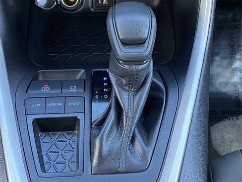 Certified 2025 Toyota RAV4 LE image 32