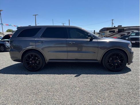 Used 2017 Dodge Durango R/T w/ Technology Group AWD/4WD image 4