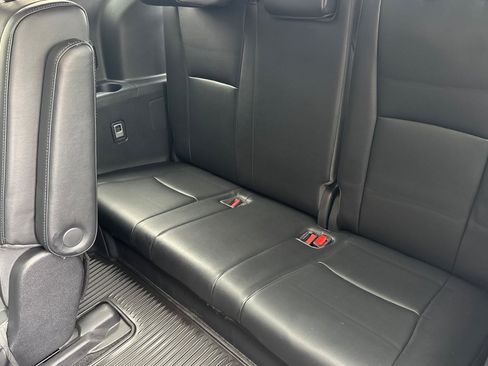Used 2023 Toyota Highlander Platinum image 14