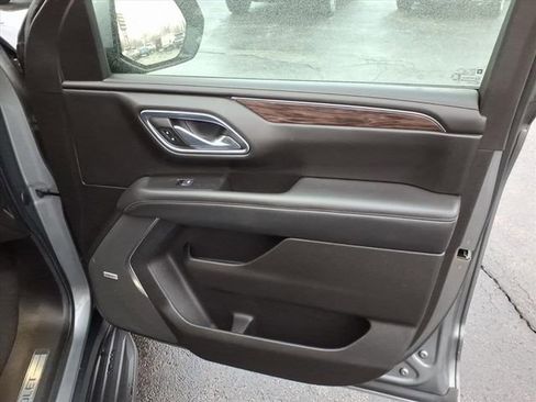 Used 2021 Chevrolet Suburban LT image 26