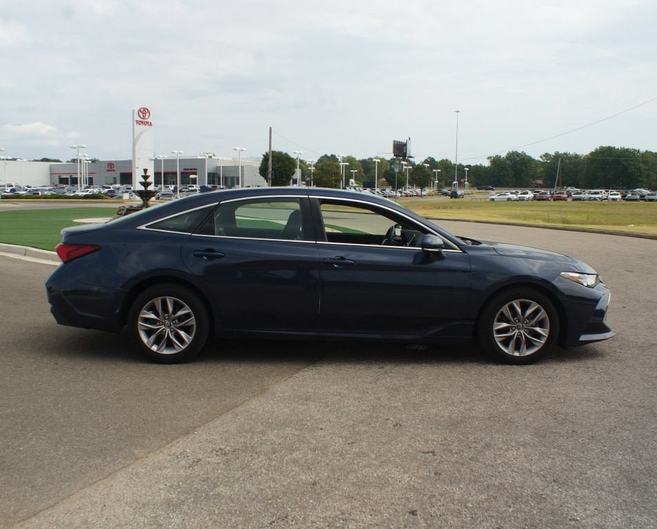 Used 2019 Toyota Avalon XLE w/ Moonroof Package FWD image 20