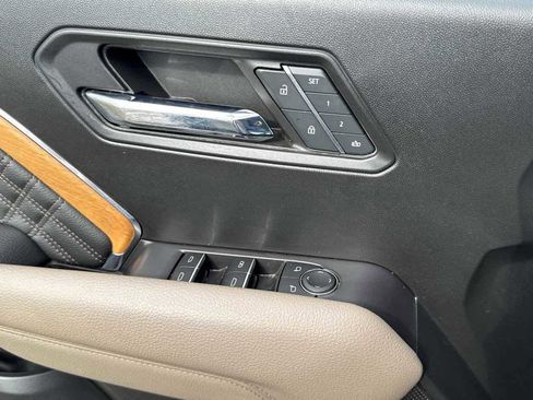 Used 2023 GMC Canyon Denali image 19