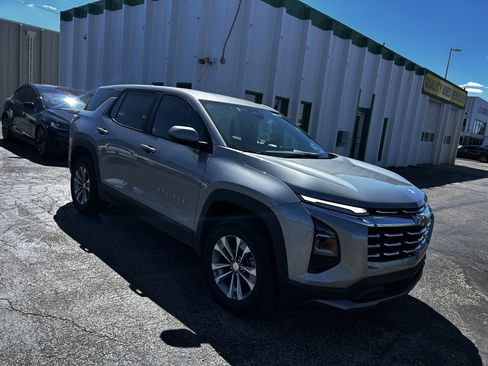 Used 2025 Chevrolet Equinox LT AWD/4WD image 7
