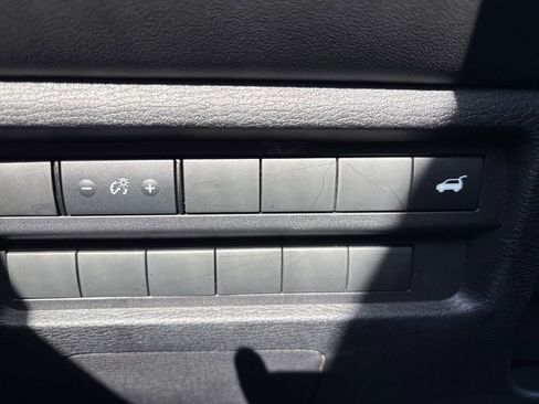 Used 2025 Mitsubishi Outlander SE FWD image 29