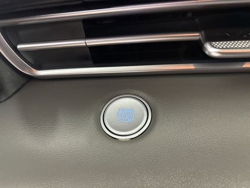 Used 2025 Hyundai Elantra Sport image 14