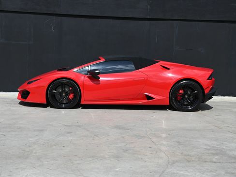 Used 2017 Lamborghini Huracan LP 610-4 AWD/4WD image 11