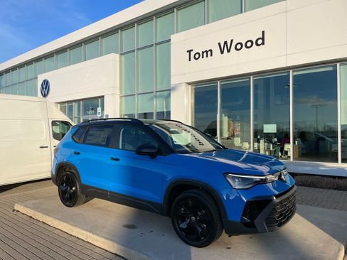 New 2026 Volkswagen Taos SE FWD image 69