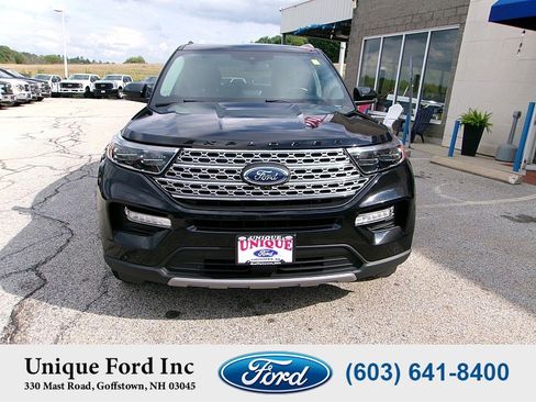 Used 2024 Ford Explorer Limited w/ Limited Technology Package AWD/4WD image 3