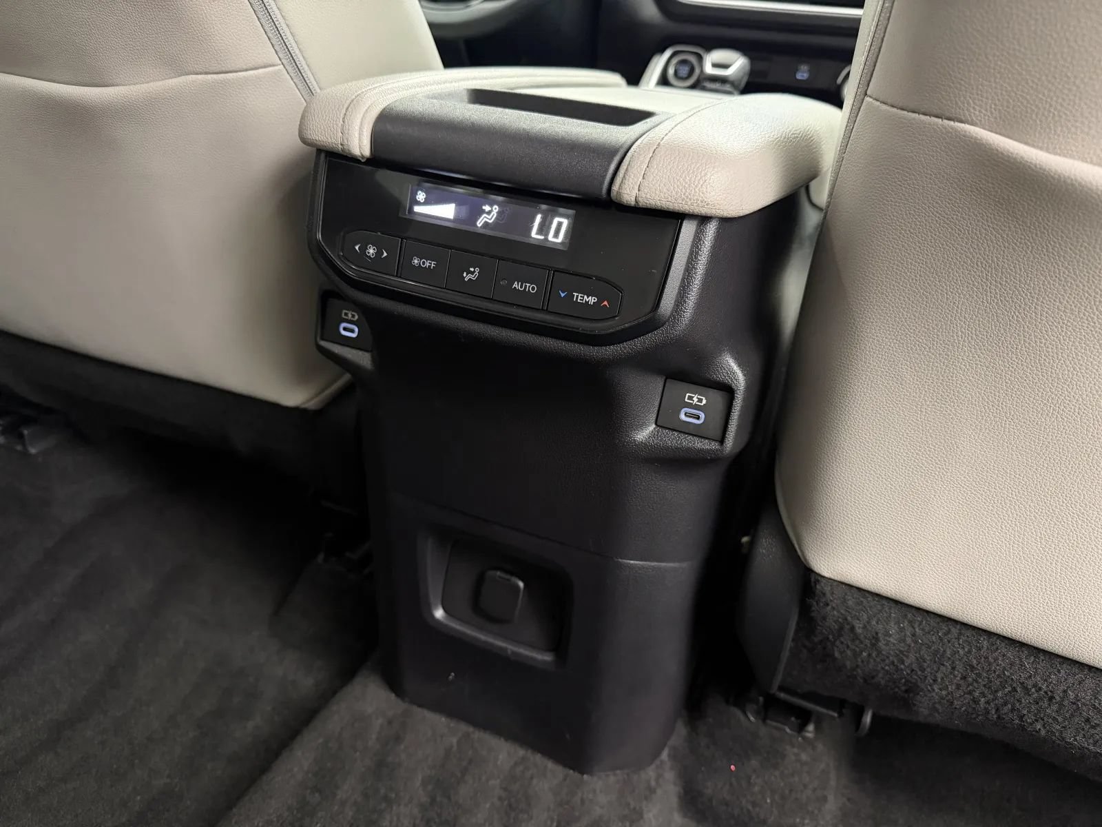Used 2024 Toyota Grand Highlander FWD image 26