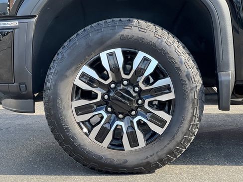 Used 2024 GMC Sierra 2500 Denali Ultimate AWD/4WD image 38
