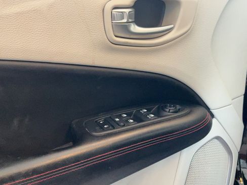 Used 2018 Jeep Compass Limited AWD/4WD image 23