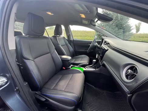 Used 2017 Toyota Corolla SE w/ Carpet Mat Package (TMS) FWD image 12