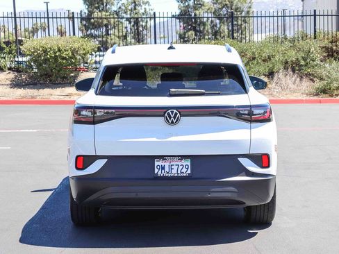 Used 2024 Volkswagen ID.4 2WD image 6