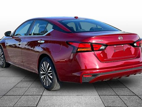 Used 2025 Nissan Altima 2.5 SV FWD image 9