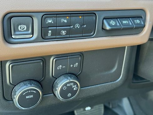 Used 2024 Chevrolet Tahoe High Country image 18