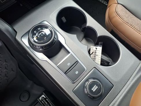 Certified 2025 Ford Bronco Sport Outer Banks w/ Outer Banks Tech Package+ AWD/4WD image 19