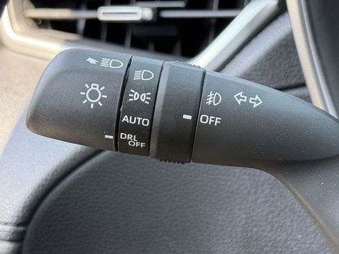 Used 2025 Toyota Corolla Cross XLE w/ Convenience Package AWD/4WD image 23