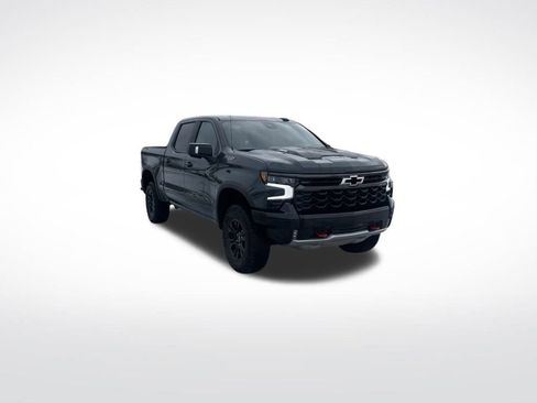 Used 2025 Chevrolet Silverado 1500 ZR2 w/ Technology Package image 7