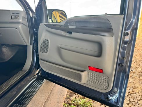 Used 2003 Ford Excursion XLT AWD/4WD image 25
