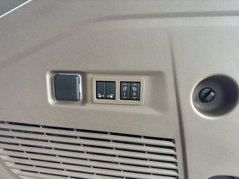 New 2026 GMC Yukon XL Denali image 12