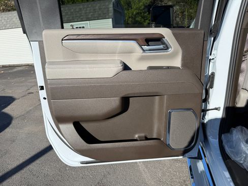 New 2026 GMC Sierra 2500 SLT w/ SLT Premium Package image 18