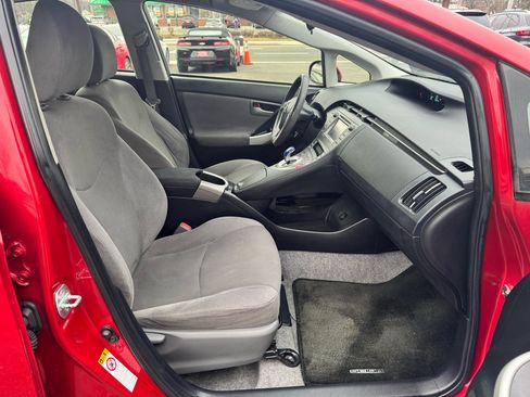 Used 2014 Toyota Prius Three image 12