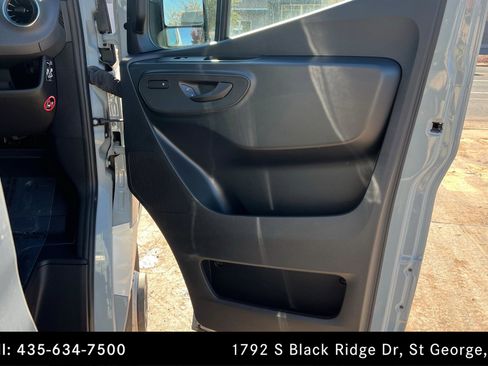 Used 2025 Mercedes-Benz Sprinter 3500 image 21