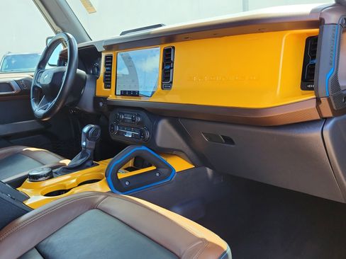 Used 2022 Ford Bronco Outer Banks AWD/4WD image 15