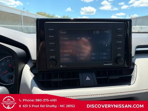 Used 2020 Toyota RAV4 XLE w/ Convenience Package FWD image 19