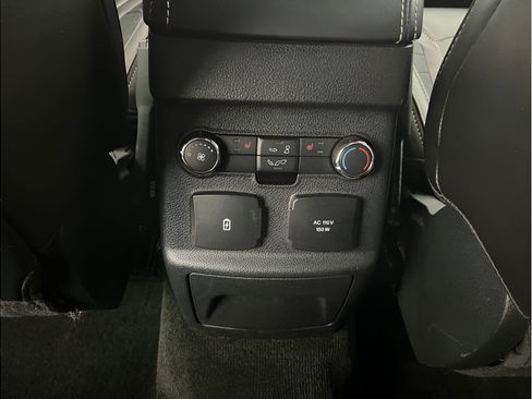 Used 2018 Ford Explorer Platinum AWD/4WD image 26