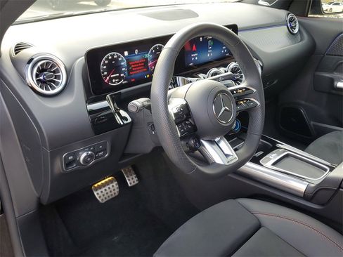 Used 2025 Mercedes-Benz GLA 35 AMG 4MATIC image 10