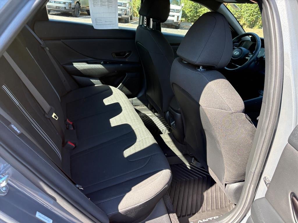 Certified 2025 Hyundai Elantra Sport FWD image 18