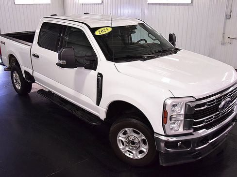 Used 2025 Ford F250 XLT image 10