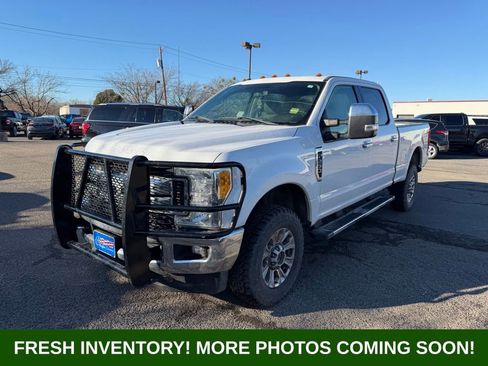 Used 2017 Ford F250 XLT w/ XLT Premium Package image 3