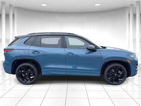 New 2026 Volkswagen Tiguan SE R-Line AWD/4WD image 2