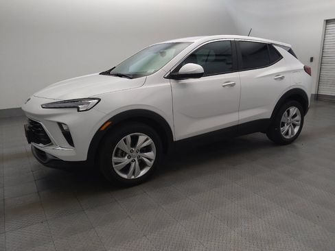 Used 2024 Buick Encore GX Preferred FWD image 2