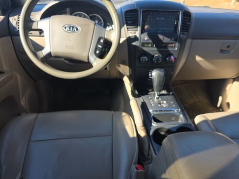 Used 2008 Kia Sorento LX image 19