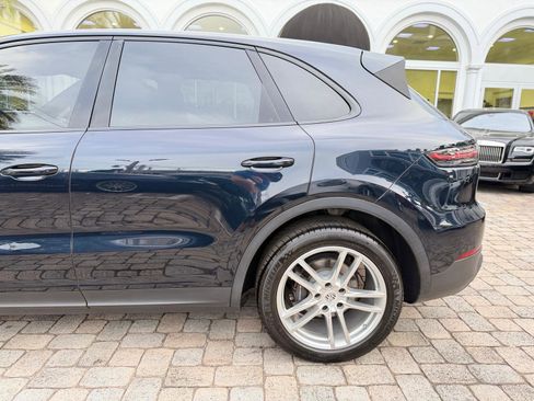 Used 2020 Porsche Cayenne image 18