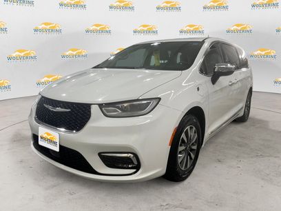 Used 2023 Chrysler Pacifica Limited