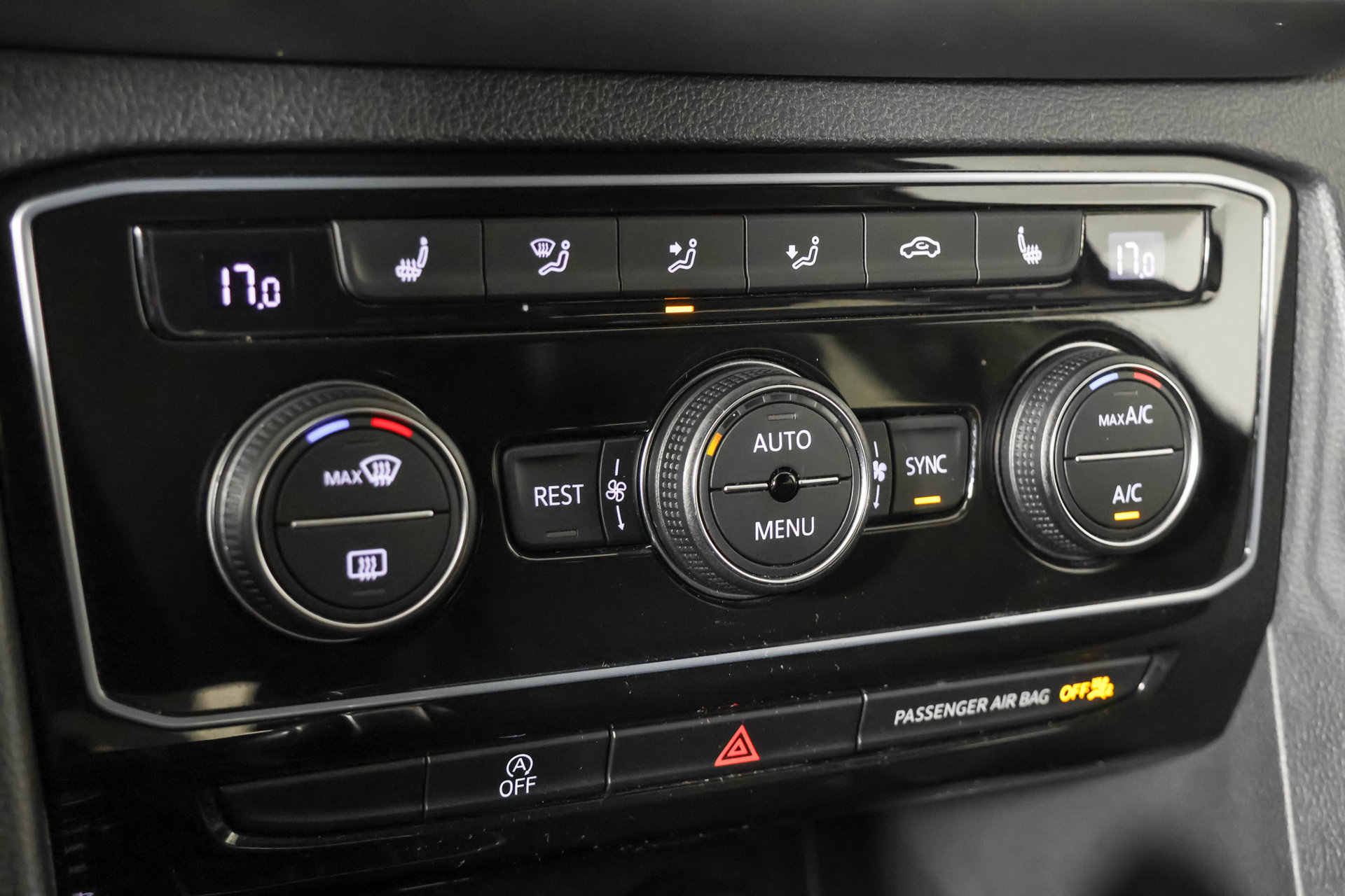 Used 2023 Volkswagen Atlas SE w/ Black Wheel Package AWD/4WD image 31
