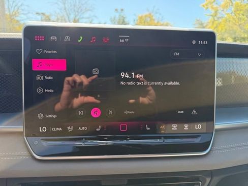 New 2026 Volkswagen Tiguan SE R-Line FWD image 21