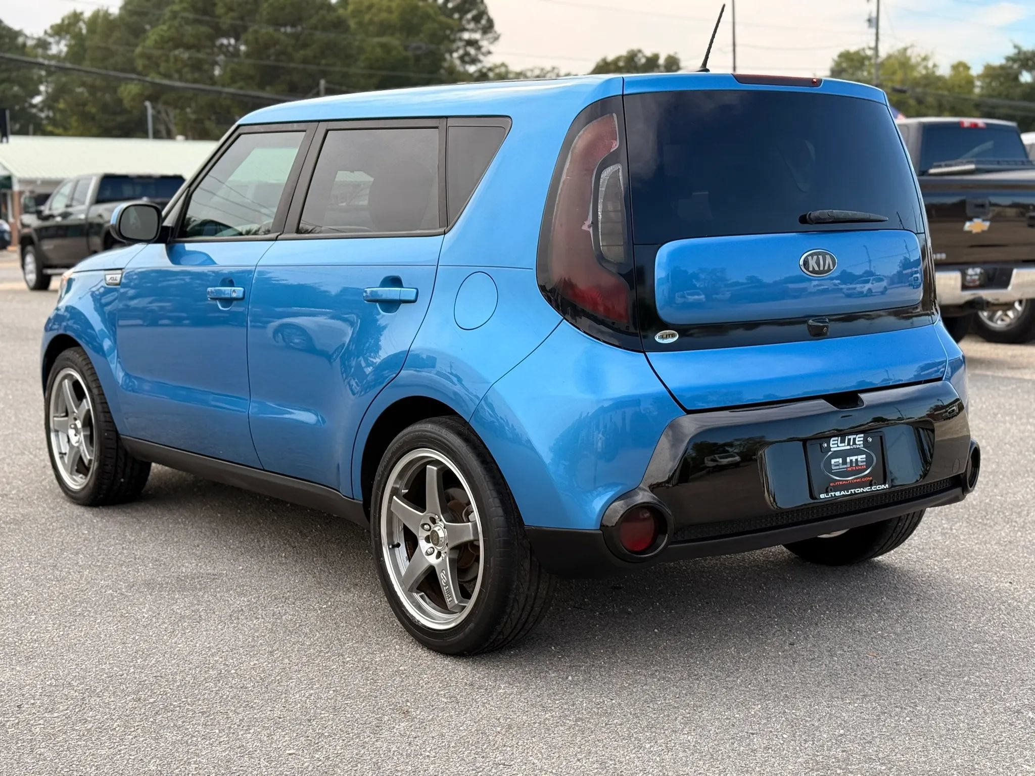 Used 2016 Kia Soul + w/ Designer's Package FWD image 7