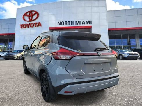 Used 2023 Nissan Kicks SR w/ SR Premium Package FWD image 3