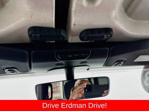 Used 2023 Jeep Wrangler Unlimited Rubicon AWD/4WD image 17