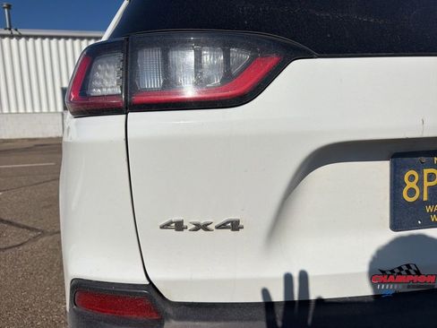 Used 2019 Jeep Cherokee Limited w/ Luxury Group image 9