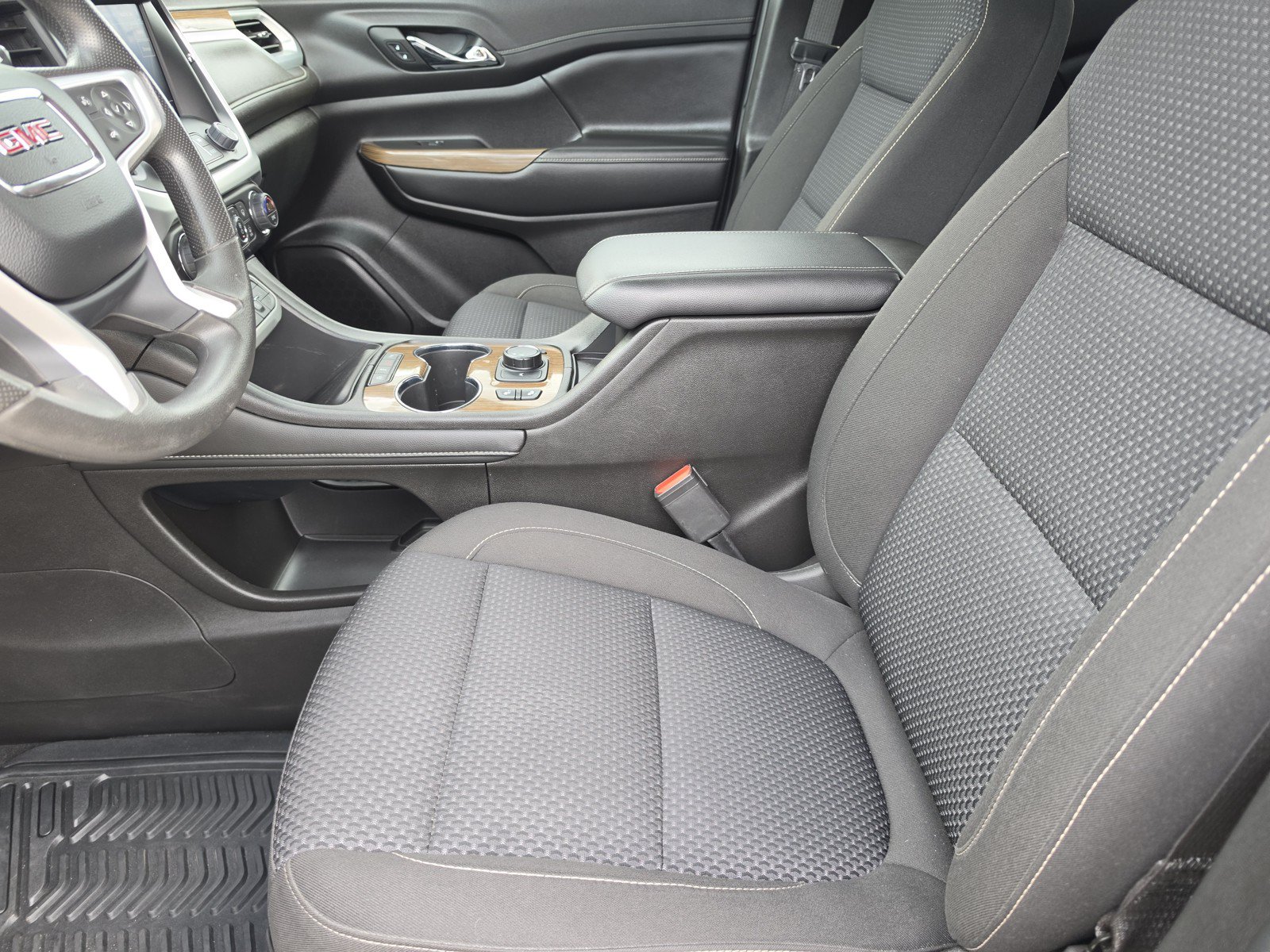 Used 2023 GMC Acadia SLE w/ Driver Convenience Package FWD image 11